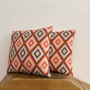 Set of 2-OVIOS outdoor throw pillows w inserts Geometric pattern Orange & Brown